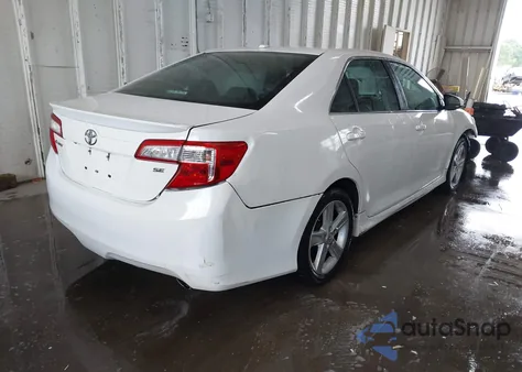 2014 Toyota Camry Se z USA, uszkodzony, nr VIN 4T1BF1FK6EU789899